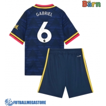 Fotballdrakt Barn Arsenal Gabriel Magalhaes #6 Bortedraktsett 2026-27 Kortermet (+ Korte bukser)
